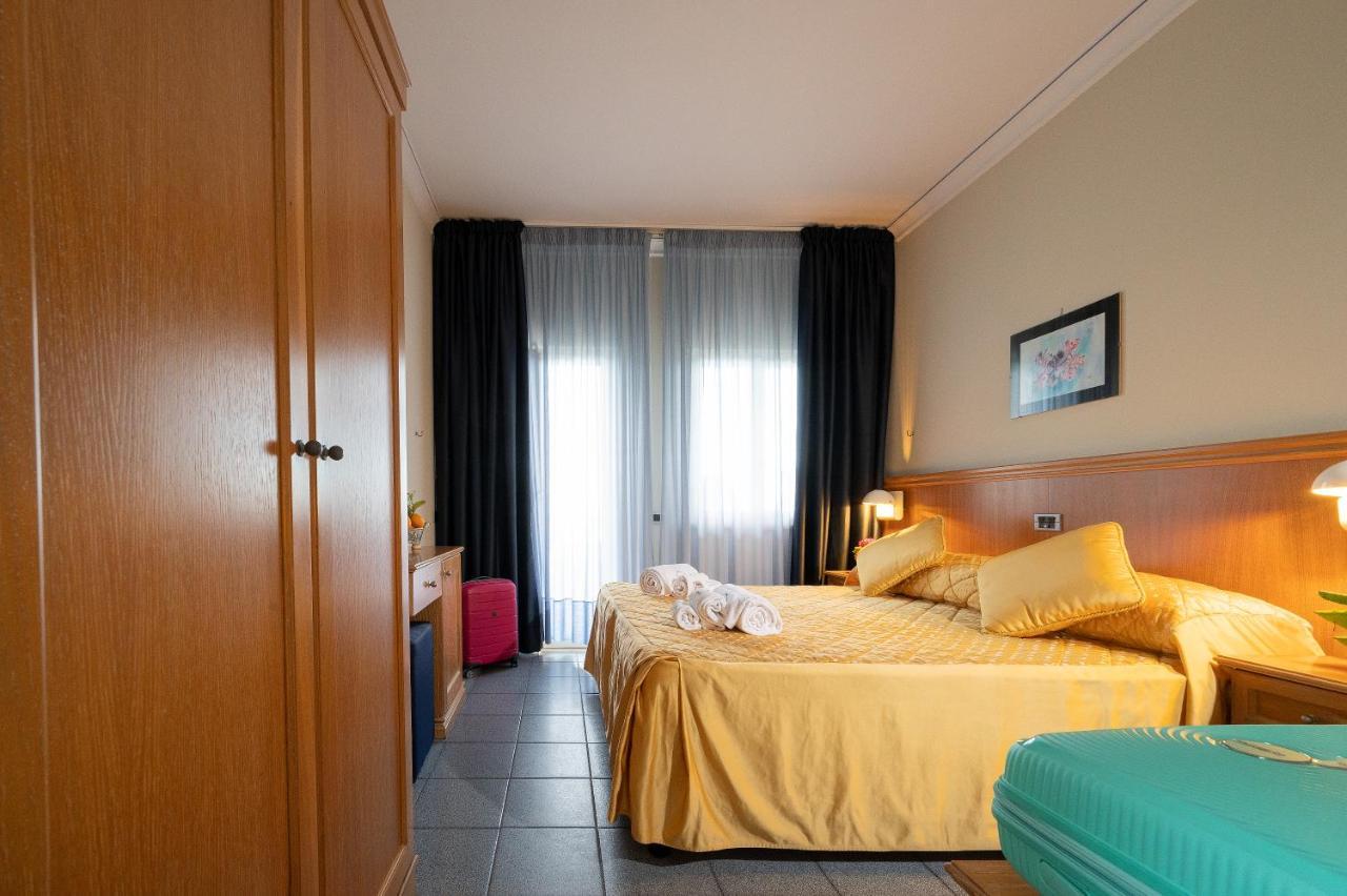 Hotel Sabbie D'Oro Giardini Naxos Exterior foto