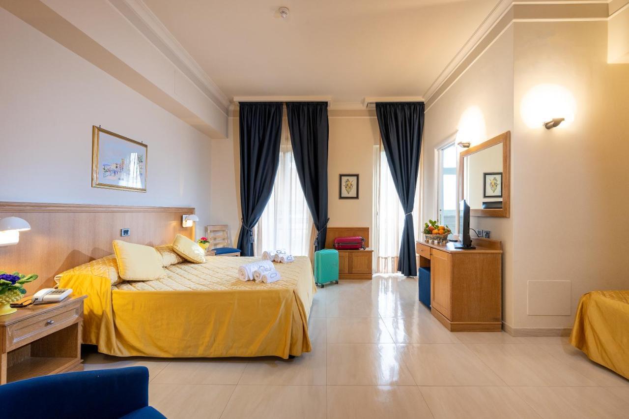 Hotel Sabbie D'Oro Giardini Naxos Exterior foto