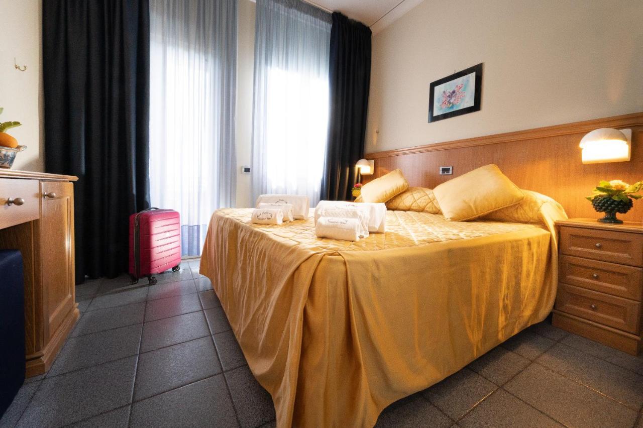 Hotel Sabbie D'Oro Giardini Naxos Exterior foto